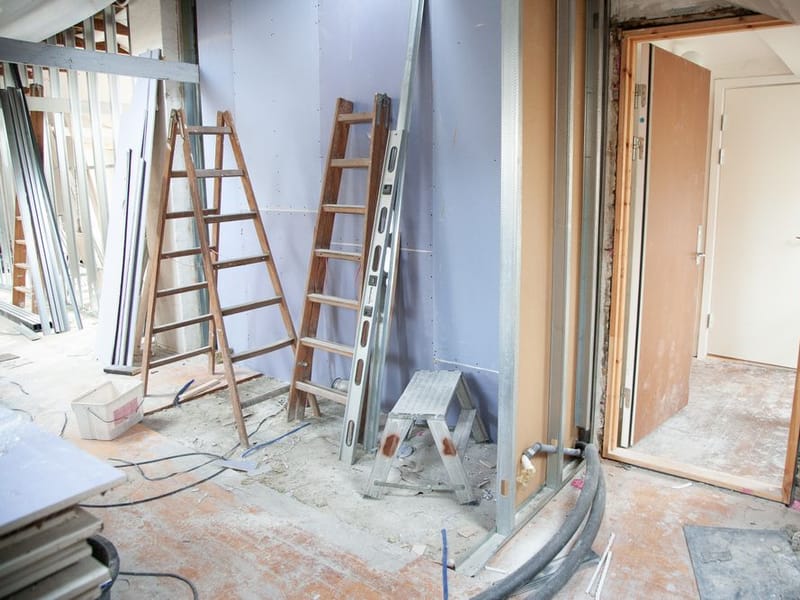 Smooth, freshly skimmed plaster wall ready for decorating